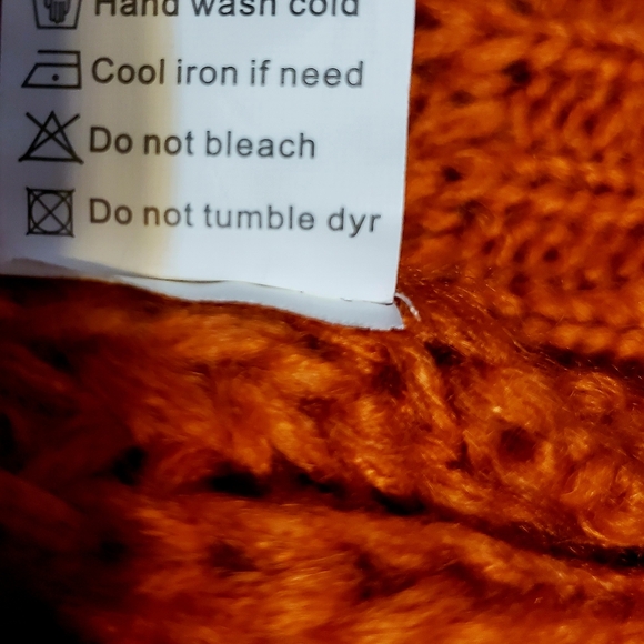 Sweaters - Picture 3 of 4